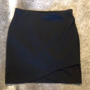 NWOT Talula (Aritzia) Skirt - Medium